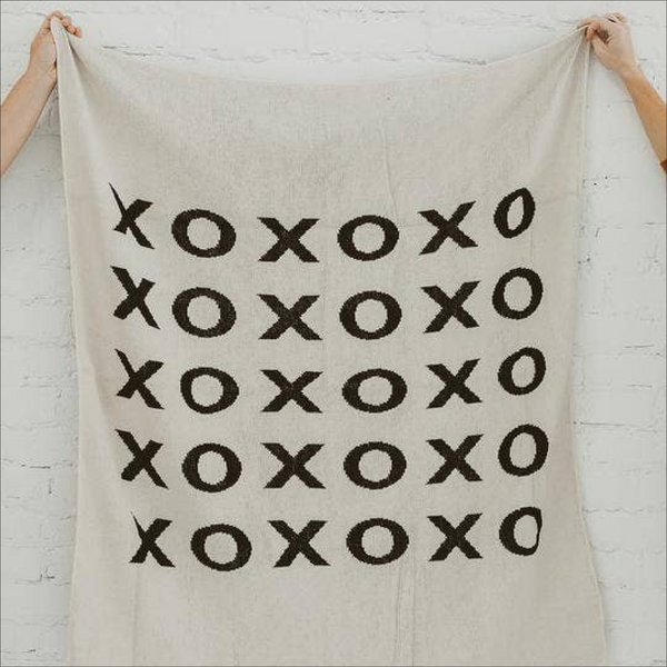 XO Throw Blanket